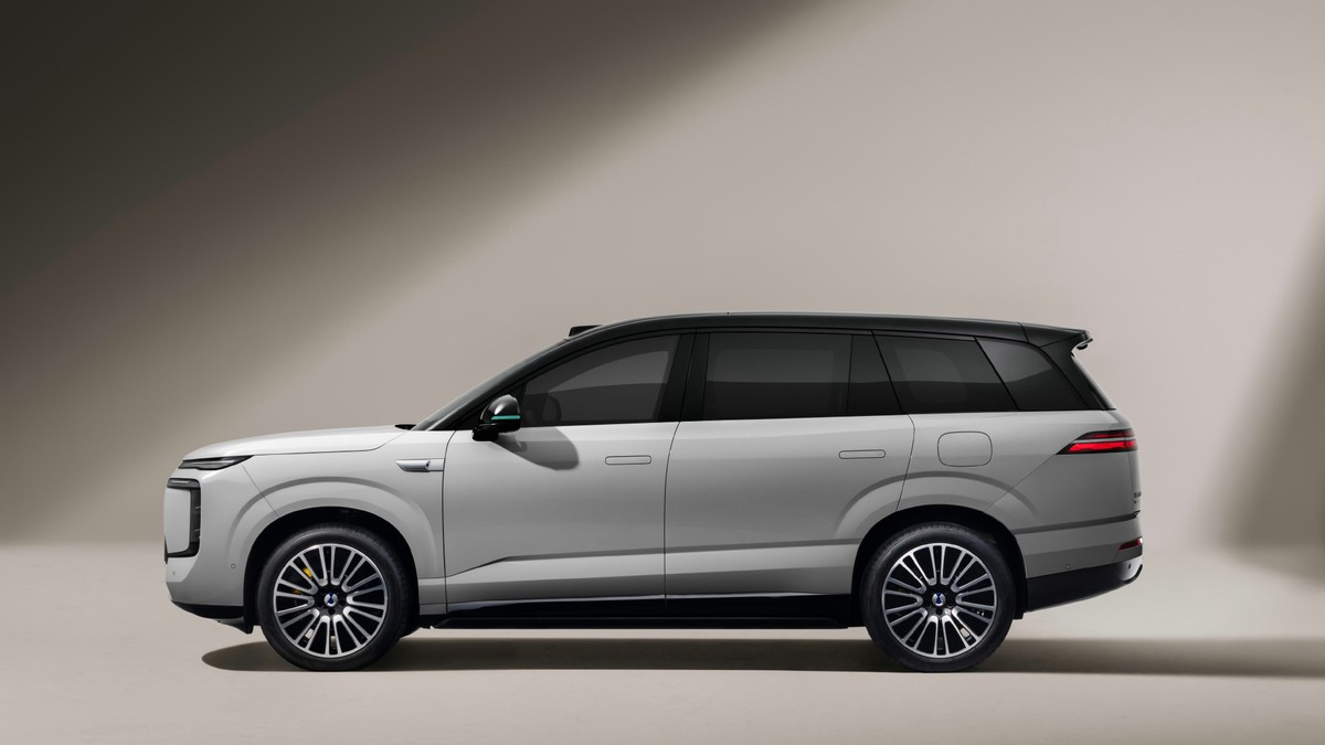 家用六座 SUV 卷王来了！腾势 N8L 闪充版，把家庭用车痛点全解决