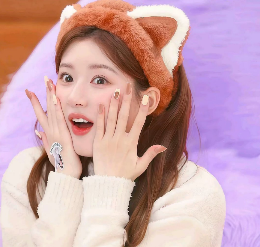 露思的颜值太好磕了，每一张都好看