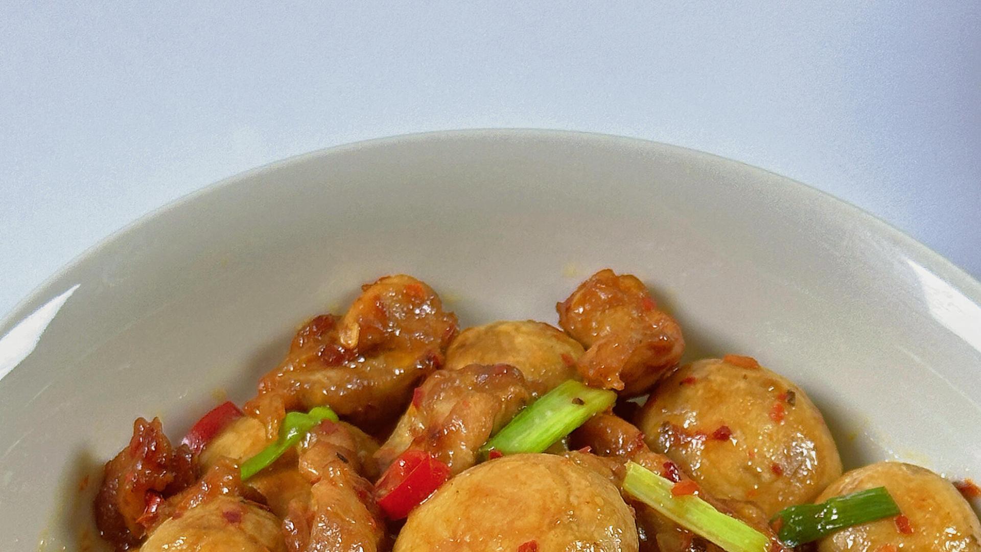 蒜香口蘑鸡：一口就爱上的家常美味