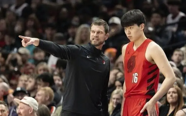 NBA季后赛，开拓者主帅斯普利特接受了采访，谈到了本赛季。
"整个赛季我都为他们