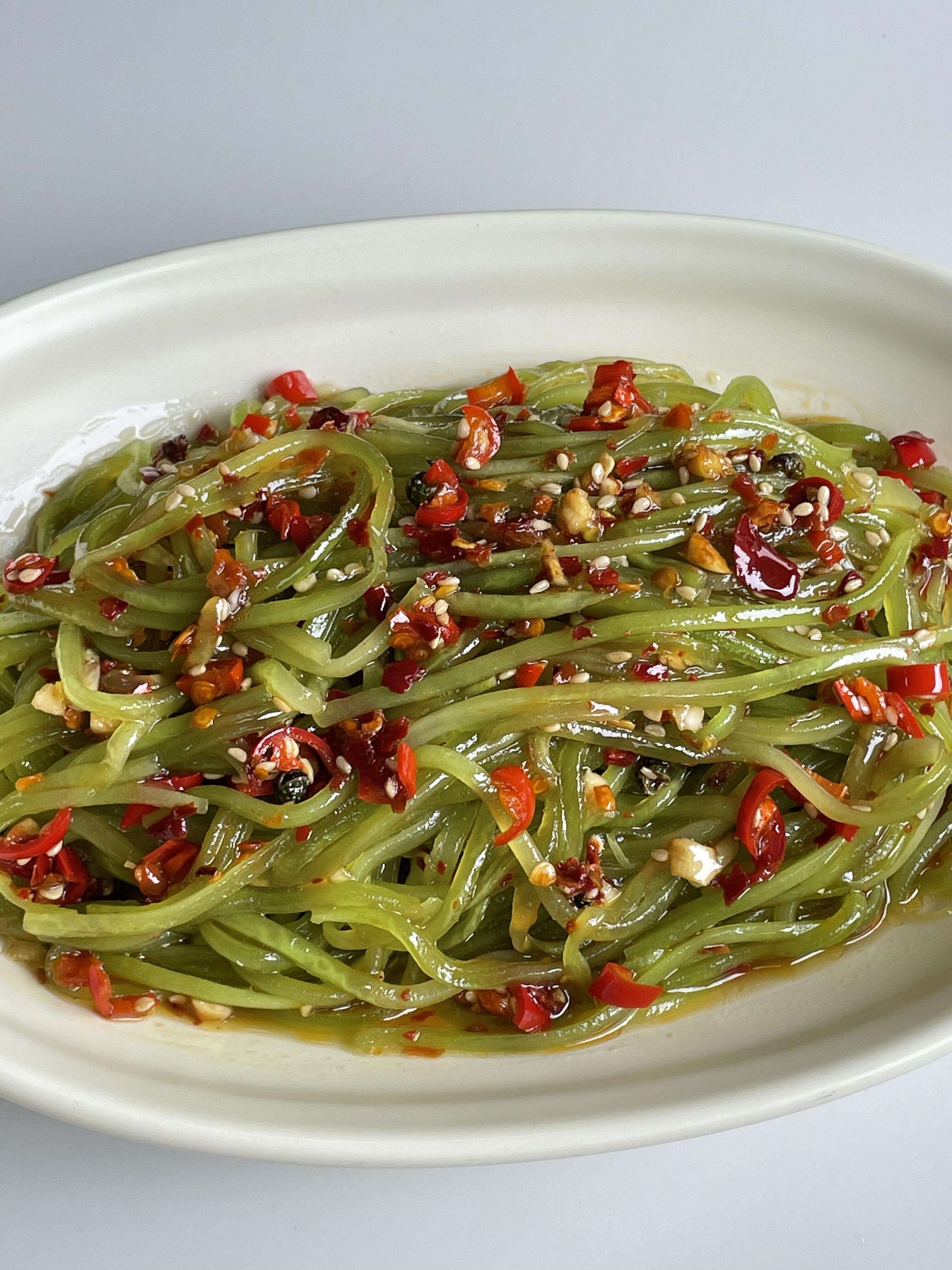 饭馆表哥私藏配方✨凉拌莴笋丝脆到封神
谁懂啊家人们😭 不愧是开饭馆的表哥给的秘