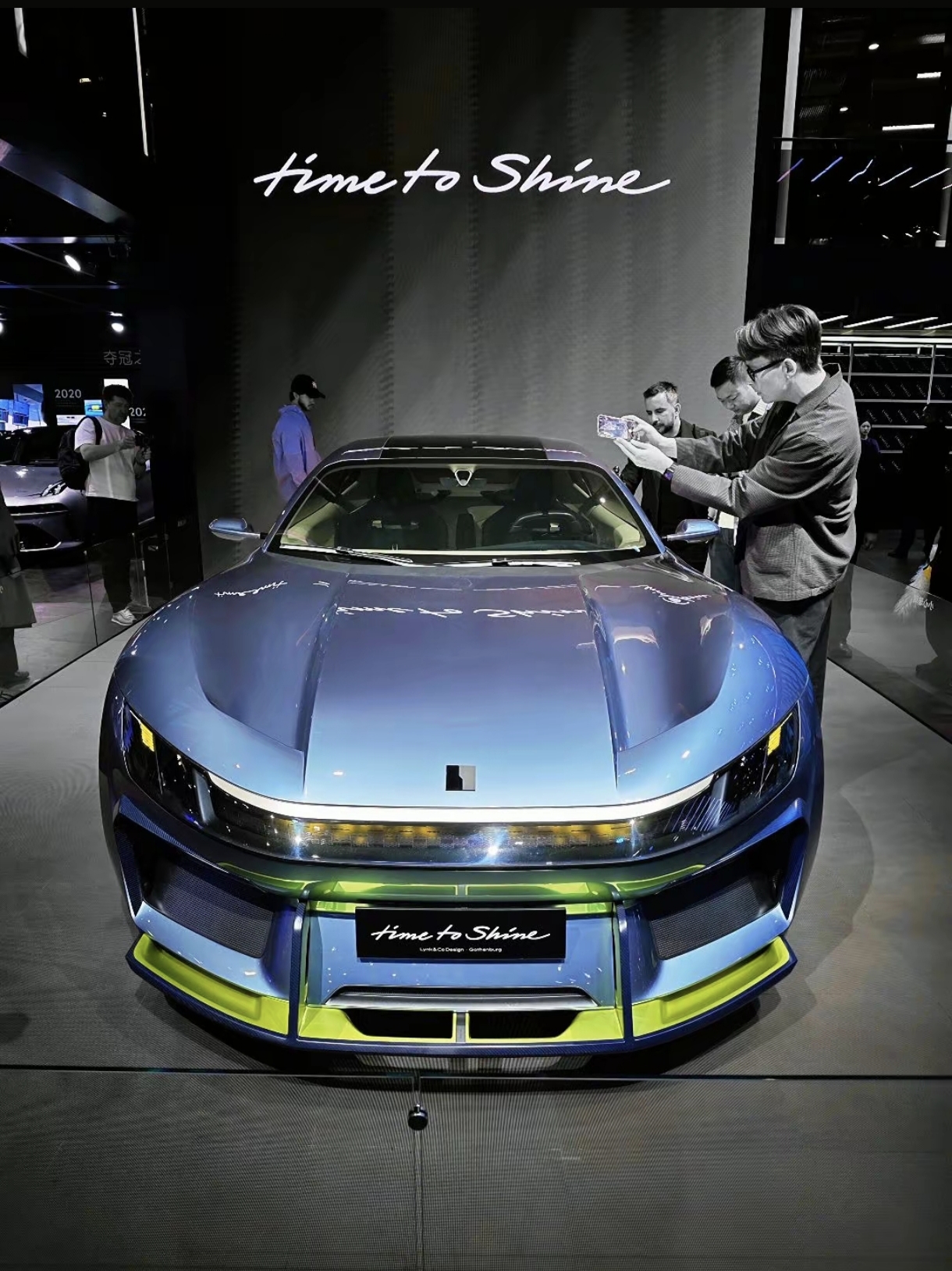 我国首台正向研发的GT3赛车，终于从图纸落到了地上。没搞概念车，没用“有望”“或