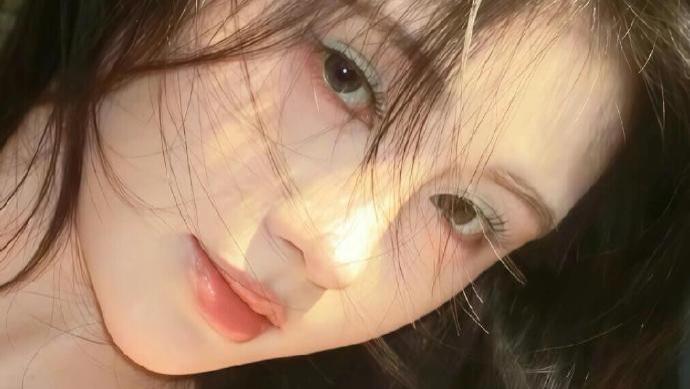 鞠婧祎私服 + 妆造双在线！每帧都是头像级美貌