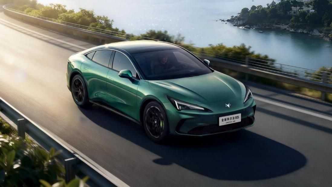 ​11万级即享同级领先城区NOA，极狐全新阿尔法S5预售补贴价11.28万起