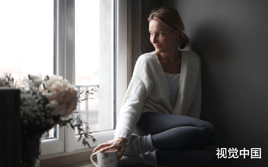 老板涨薪80%挽留摸鱼同事，却把身为技术骨干的我的离职申请秒批了