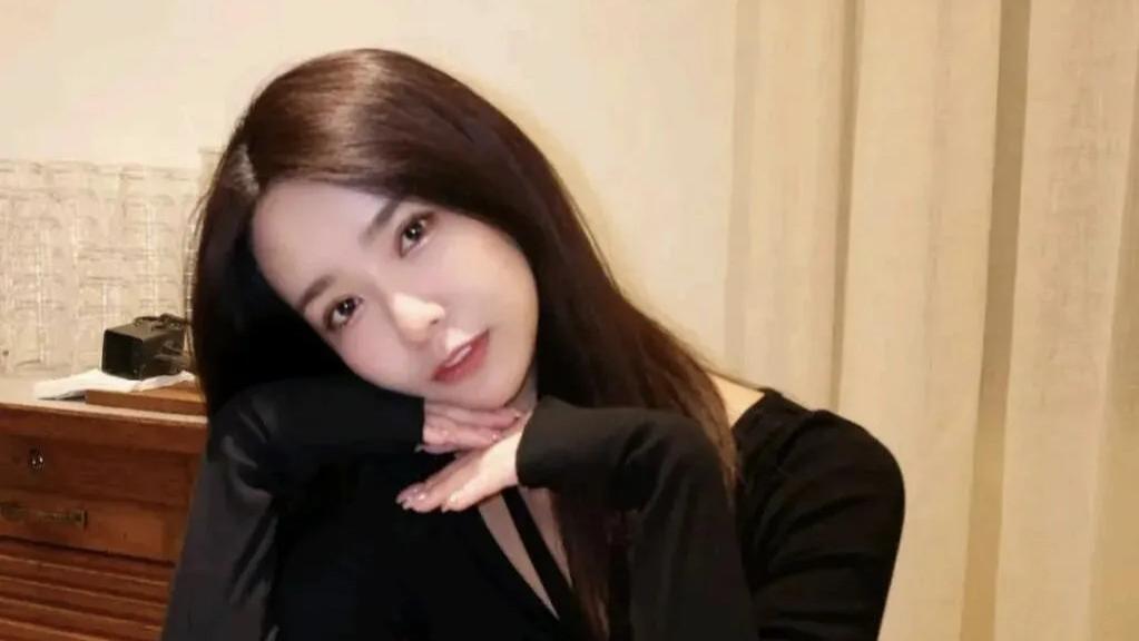 啦啦队女神张雅涵：从素人到明星的成长密码