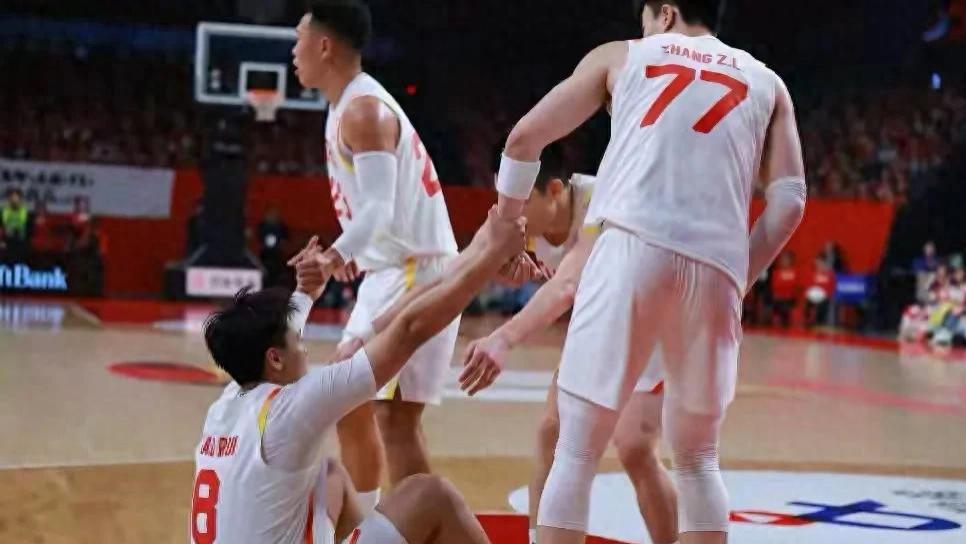 男篮逆转日本，国际篮协道歉来了，问题裁判终有结果！