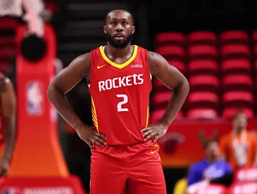 NBA夏季联赛，火箭新秀布鲁斯-桑顿共代表球队出战5场比赛。
桑顿场均得到18.