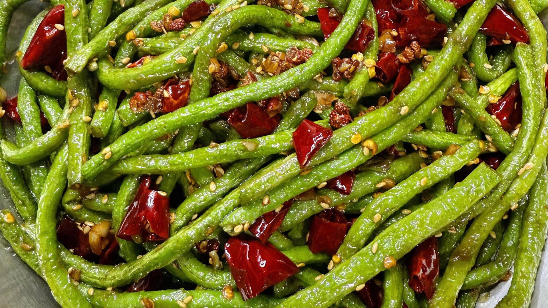 干煸豆角：烟火气里的家常“硬菜”，简单几招也能成大厨