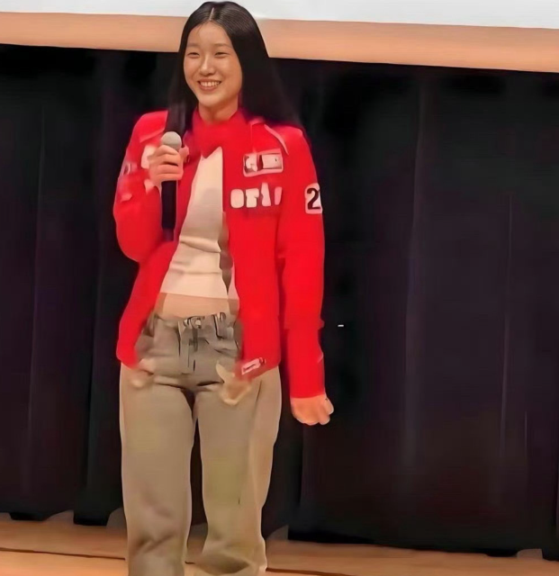 陈奕迅女儿出道这状态你给打几分啊
估计很多人都会吐槽吧！这颜值！但是很多明星刚出