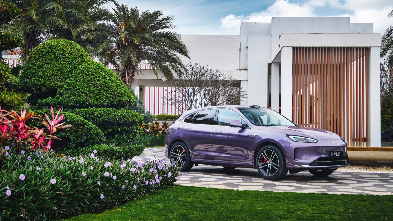 春启新程，心向山河，问界M5伴你从容奔赴春季之旅  ​