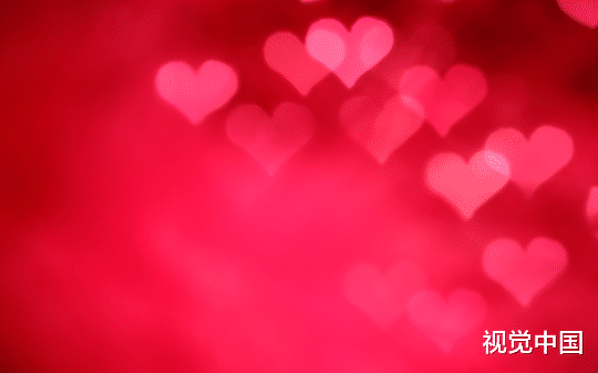 回国偶遇初恋和死对头结婚，我成为他的大嫂后，他崩溃了