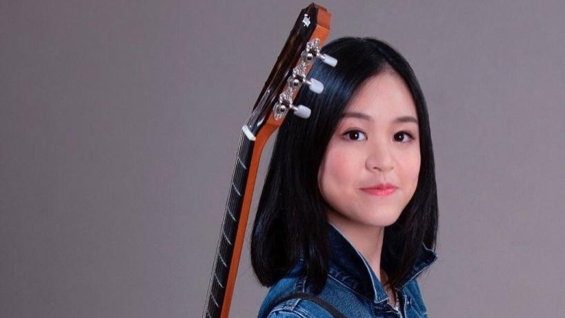 刘銮雄有严重的洁癖，其身边的保镖早已训练有素