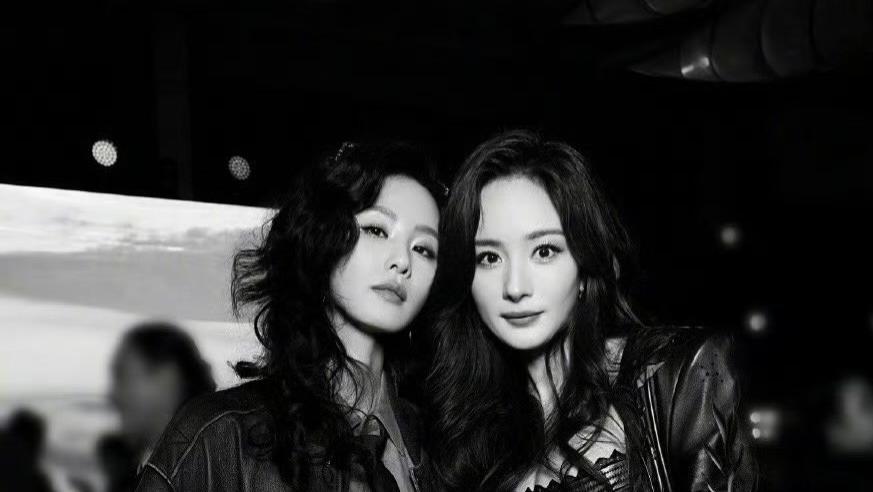杨幂刘诗诗：五年庆生情谊，娱乐圈真闺蜜典范