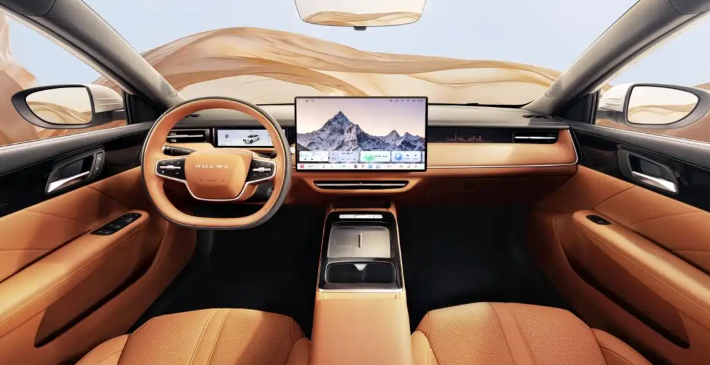 全新荣威i6内饰官图，配备15.6英寸2.5K中控大屏将于4月上市
内饰方面，新