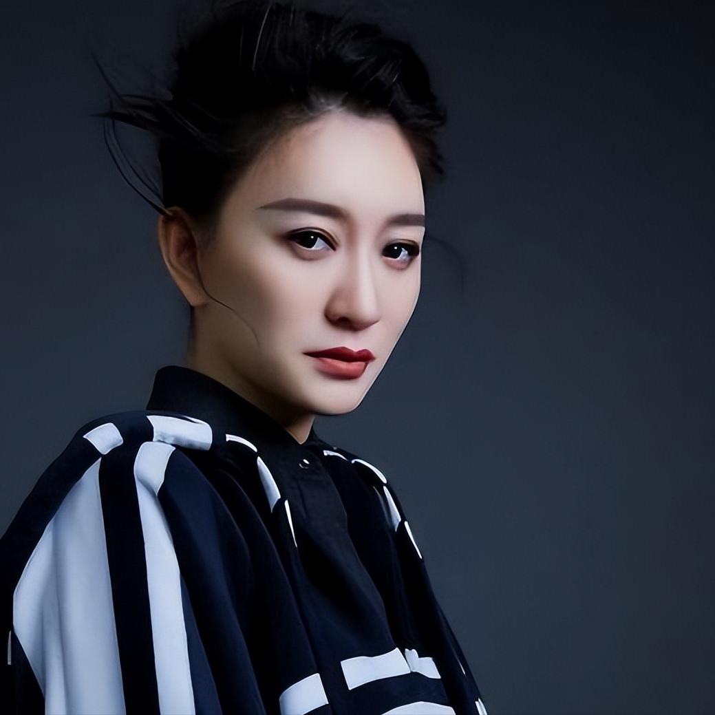 演员李小冉说，跟丈夫一起回我家，丈夫一直观察时间，到了四十分钟，一定让我走，不然