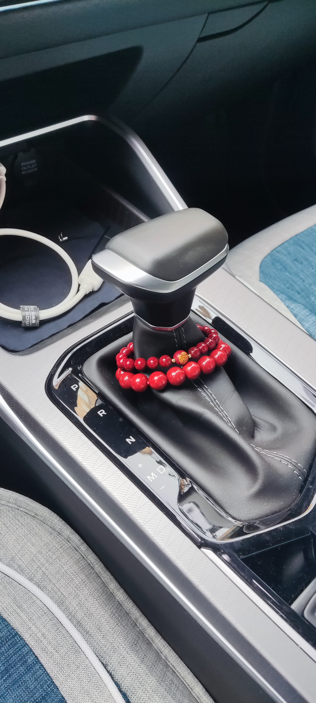 电子档杆好用还是机械档杆好用
电子档杆和我这种档杆哪个更好用，感觉电子档杆会不会