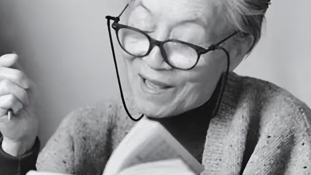 《我们仨》：婚姻的下半场，拼的不是激情，不是容忍，而是彼此的清醒共生。