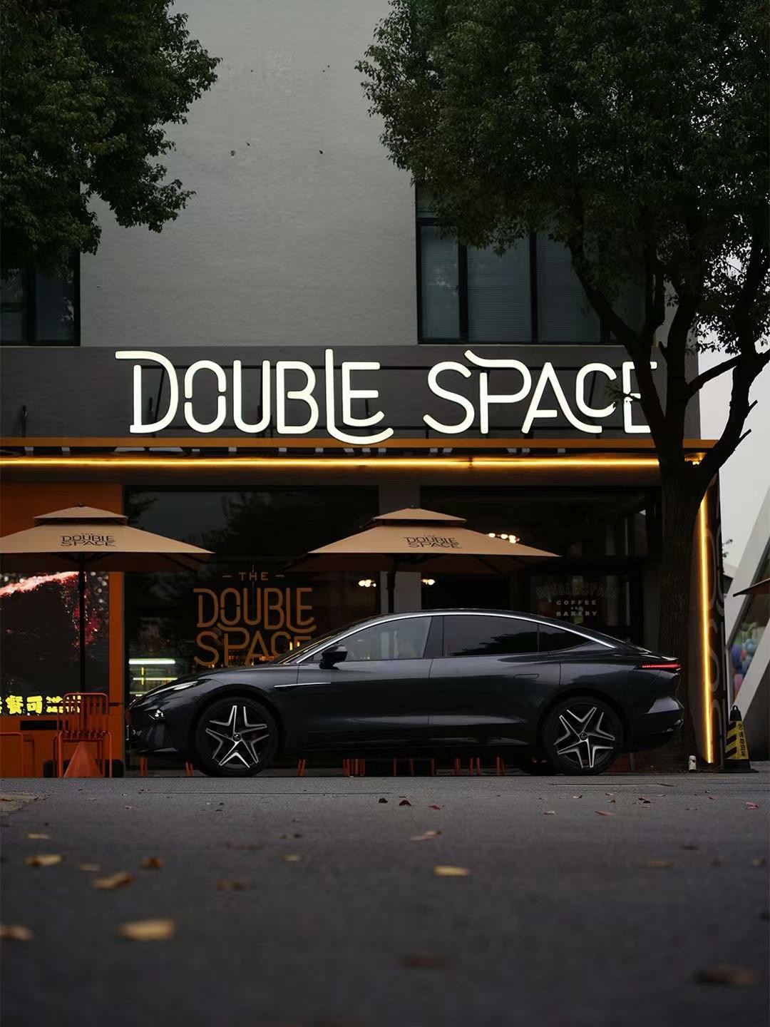 跟你们说啊，我最近刷到不少飞凡F7的帖子，都说座椅怎么怎么舒服。我瞅着吧，这“软