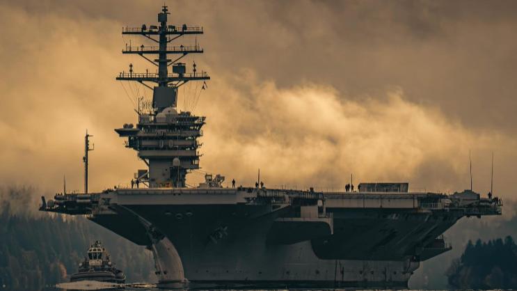 50岁老舰的“返聘”背后：美国海军正陷入一场没有替补的“航母荒”