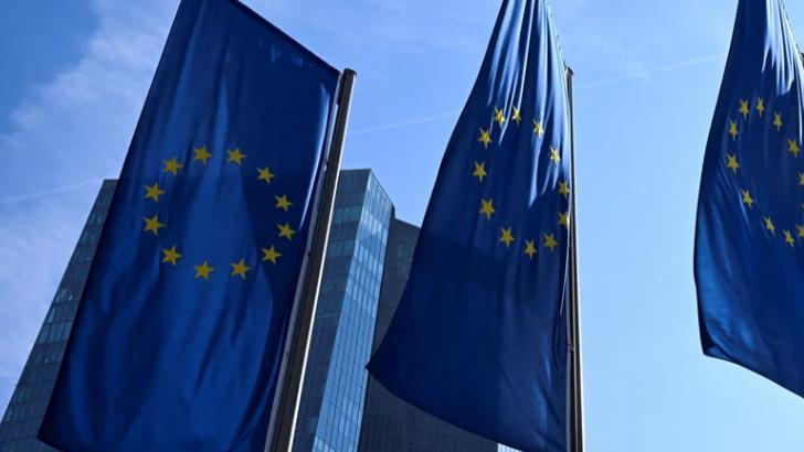 德、法力推乌克兰获欧盟“影子”成员地位；泽连斯基构想四国军事联盟