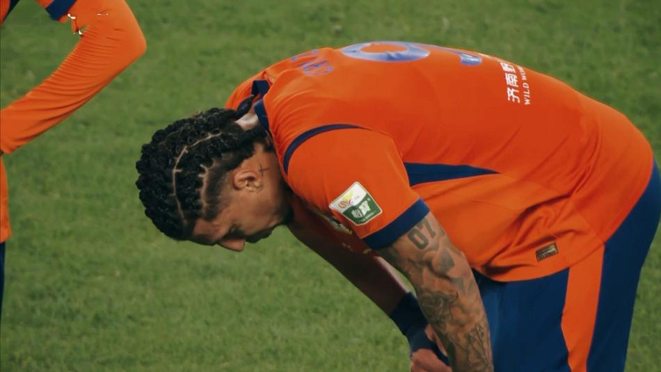 完全出乎意料！韩鹏咋回事？如此残阵海港，令主场泰山颜面尽失！