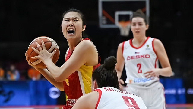 最后3分钟还落后2分，一人连得9分打崩捷克！不是韩旭，真核是她！