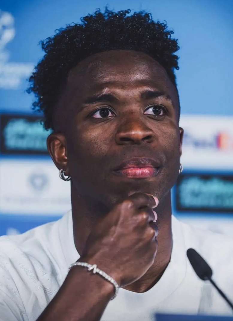 维尼修斯现在的处境才是最两难的，想留在皇马，皇马又不能满足他的要求，想走又只能远