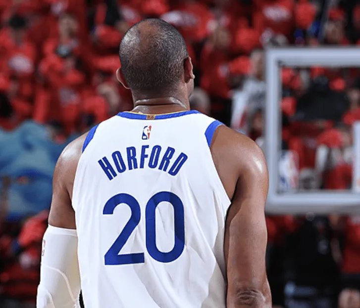 NBA附加赛，勇士126-121战胜快船。

勇士球员库里出战36分钟，投篮23