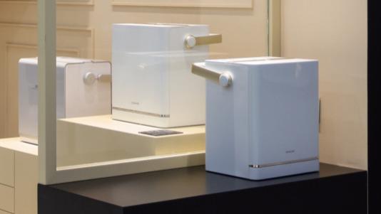 追觅擦窗P1 Station : 十年厨房玻璃有救了