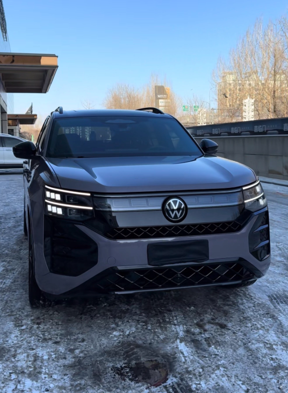 途昂Pro四驱纵横版，绝对是30万级7座SUV里的务实之选。它空间超宽敞，一家七