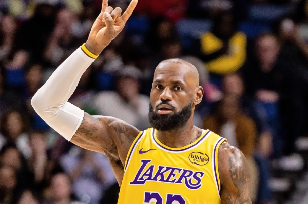 喜欢湖人这样的比赛态度，挑对手没有好下场

至少上来的先发阵容表明湖人没有刻意去