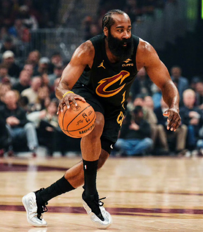 哈登现在打出这样的表现，都让人快忘了他的这根拇指其实是带着骨折伤势在坚持。