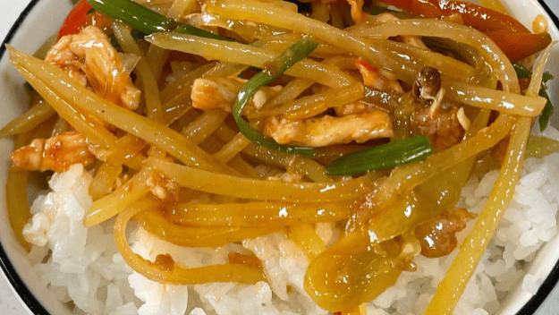 鸡胸肉泡椒土豆丝：拯救“柴感”的神仙组合