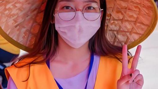 笑死，这届打工人把寺庙义工当投流了，师父说：会做PPT的优先