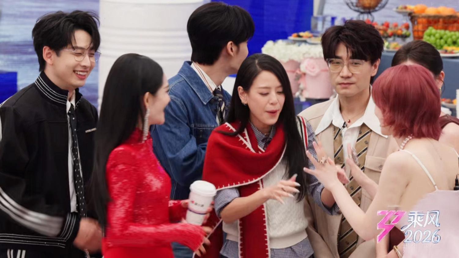 《浪姐7》初见面节奏太拖沓，谢娜控场能力引热议，王濛直呼太磨叽，真人秀彻底变味儿