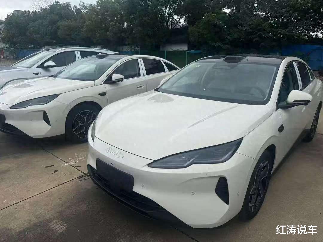 新款比亚迪海豹06现身，外观漂亮，尺寸更大，续航更长，一睹为