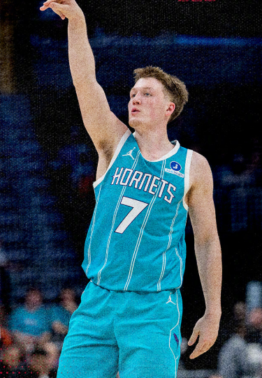 康神啊，至少后面比赛还得拿一场四十加，不然太可惜了，赢了一个赛季，最后几场被人抢