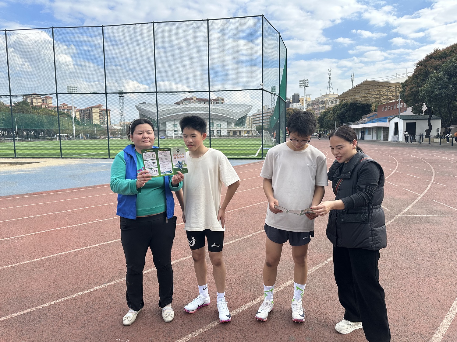 禁毒宣传“入户” 筑牢禁毒安全网