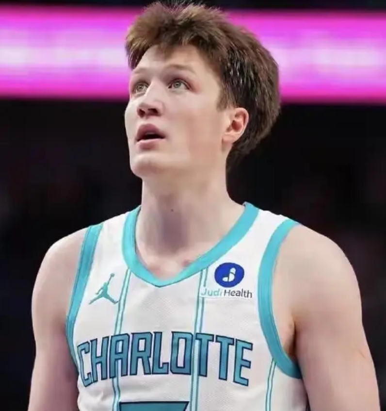 看完NBA东部排名都懵了！季后赛最后两个名额会是谁？

从目前来看，五名以后差距