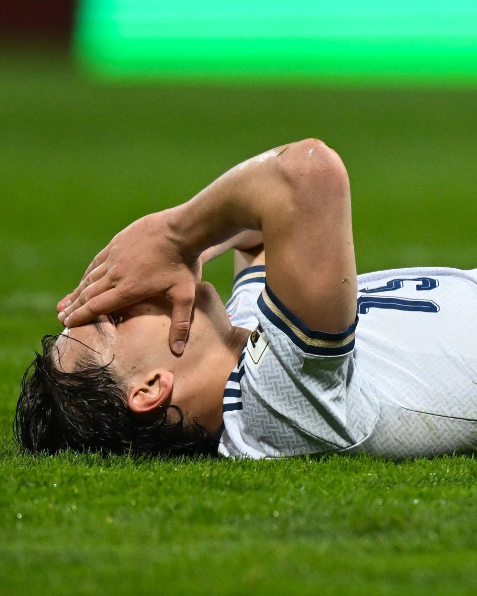 连3届无缘世界杯！意大利众将崩溃痛哭，赛前庆祝遭打脸，黄健翔