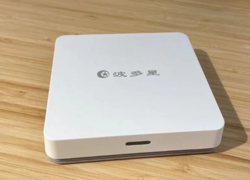 3款电视机顶盒，休闲的时候可以打发时间