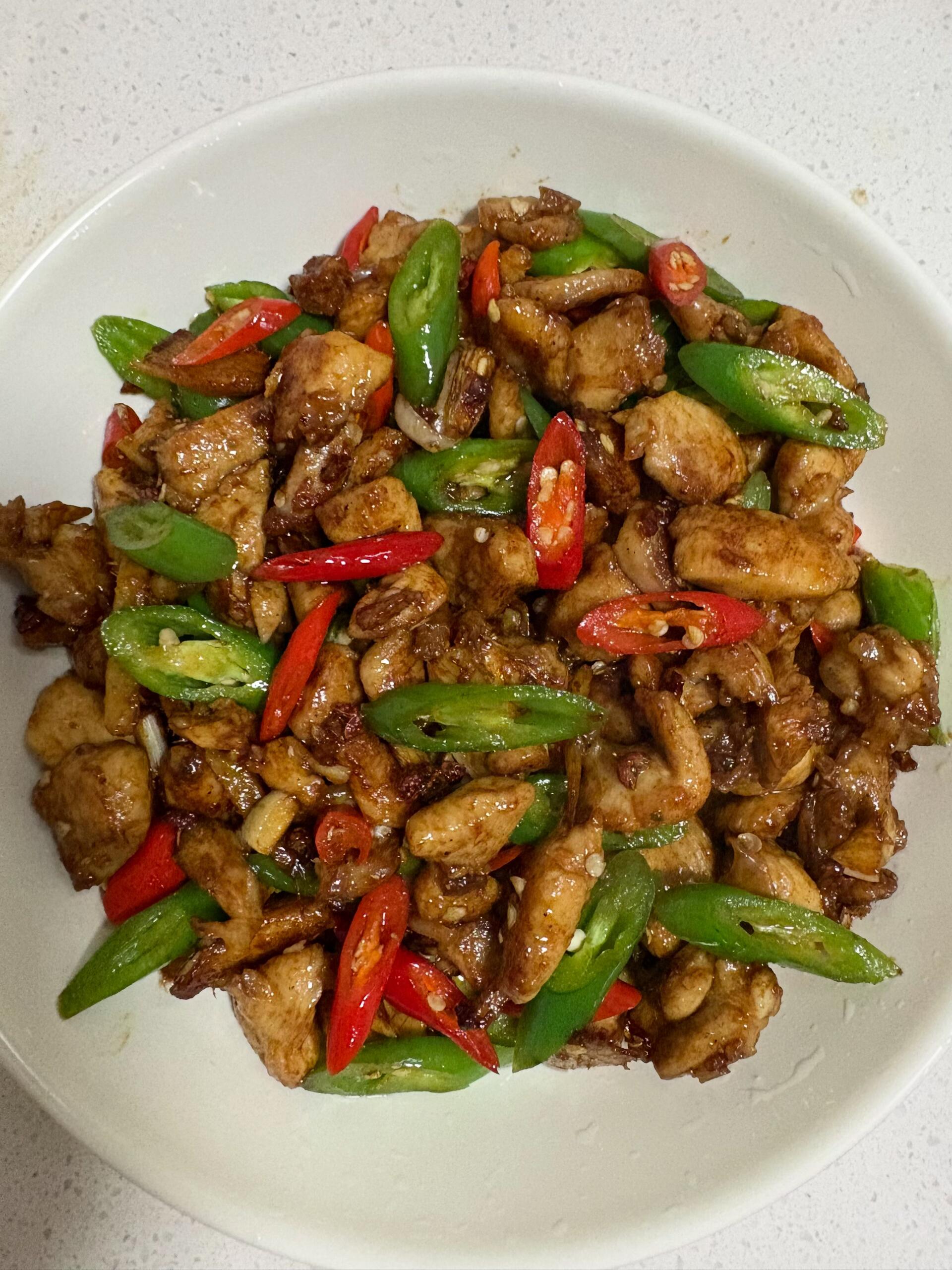 零失败小煎鸡！10分钟搞定超下饭
厨房小白闭眼冲！这道小煎鸡真的零失败！
鸡腿肉