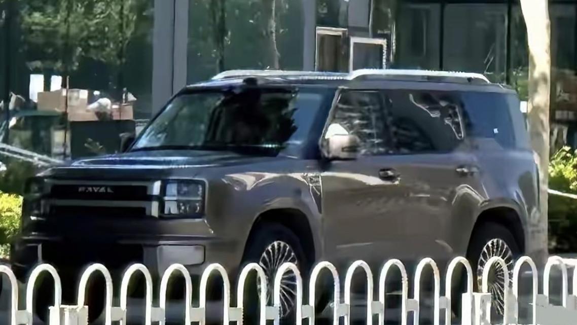 哈弗H10现身，造型魁梧，尺寸比H9大一圈，提供两套插混系统可选