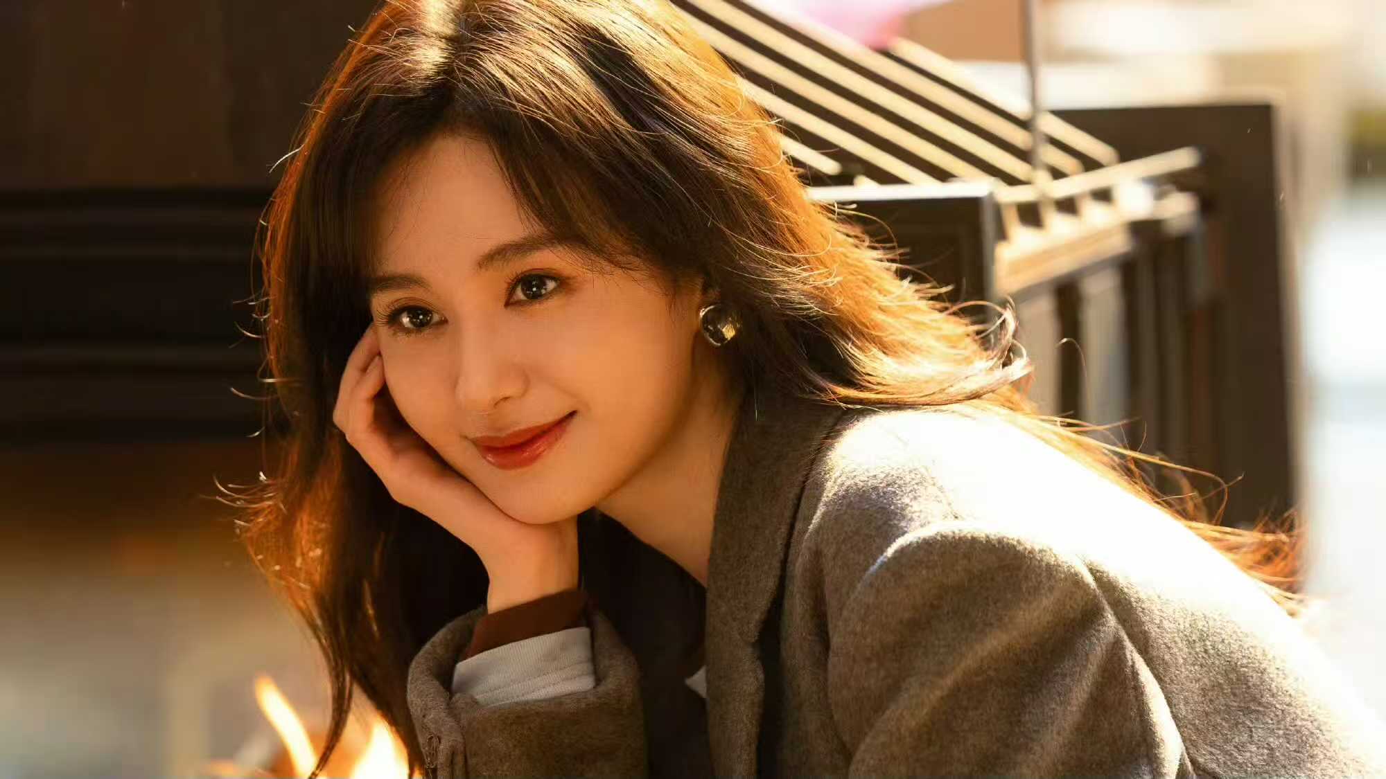 电视剧《你是迟来的欢喜》开播，能成现偶剧黑马吗？
由魏哲鸣、郑合惠子主演的现偶剧