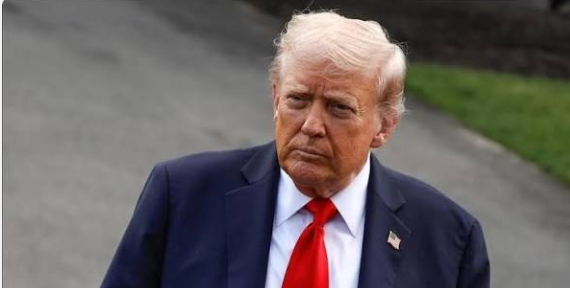 美国总统特朗普在谈到对俄石油制裁问题时对记者说：“我们解除了制裁，是因为不想阻碍