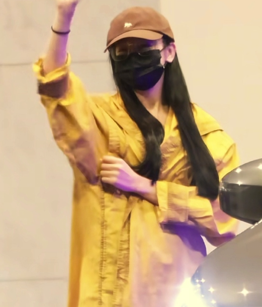 每次的挥手都是你爱我们的证明