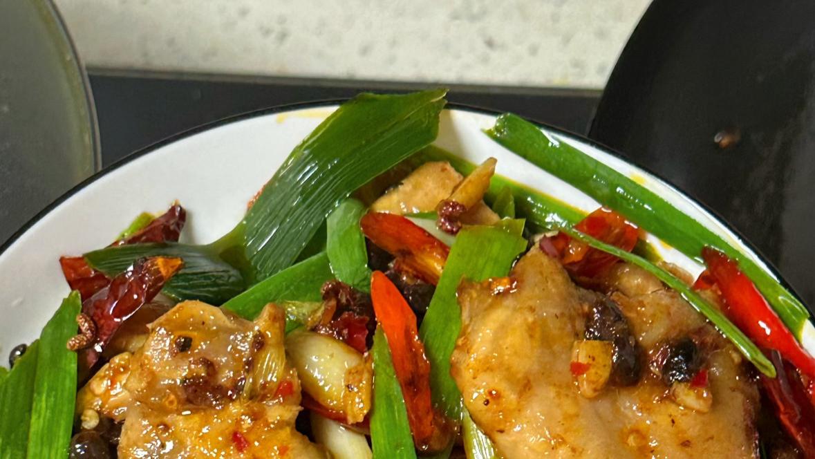 辣椒炒肉片：水滑肉嫩，干香下饭