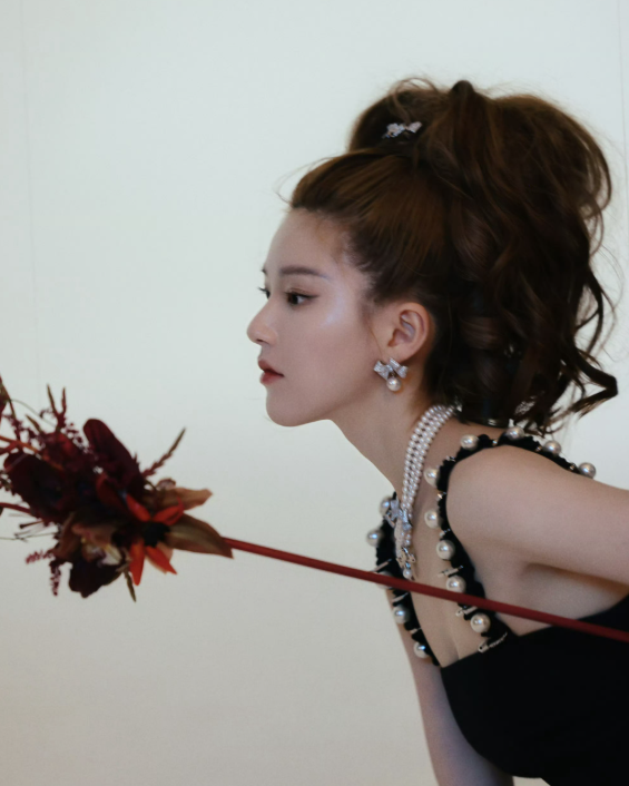 我一直认为不被定义的那个才是最好的你，怎样我们都爱你