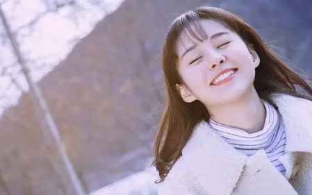 门派弃徒被逐出宗门，却在尸堆中觉醒上古真火，当年之辱，我定要你等加倍奉还！